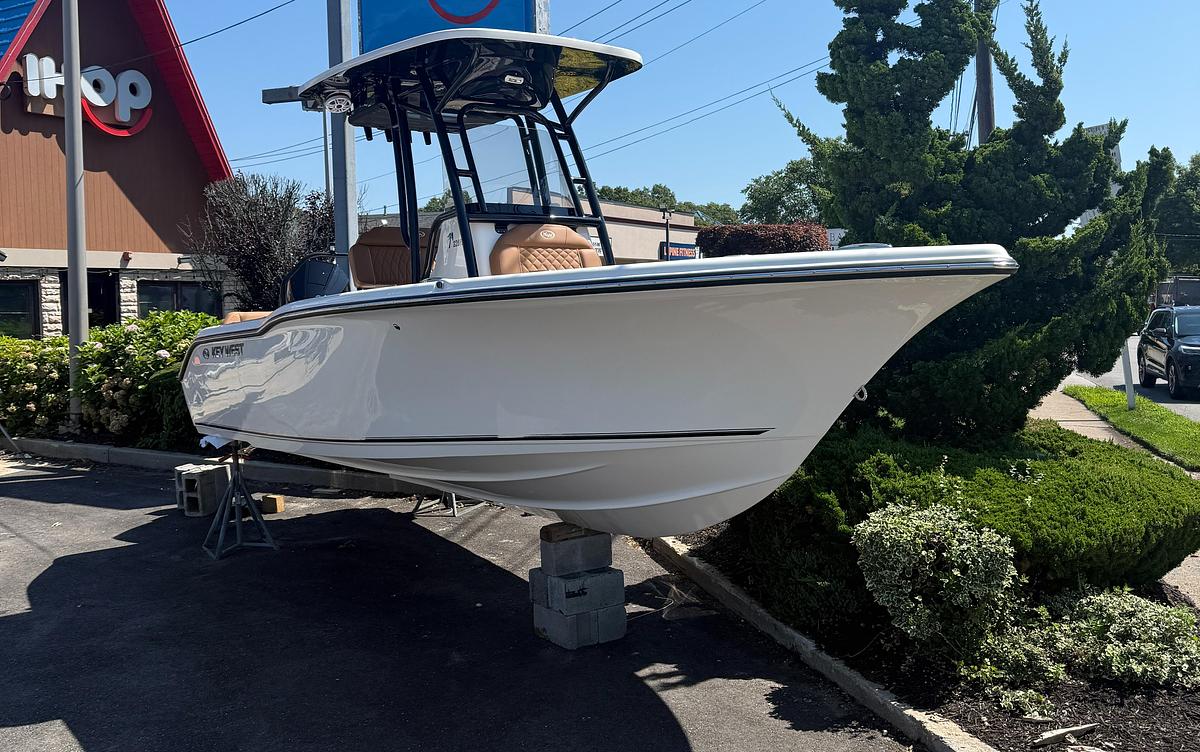 Used 2027 KEY WEST 239FS