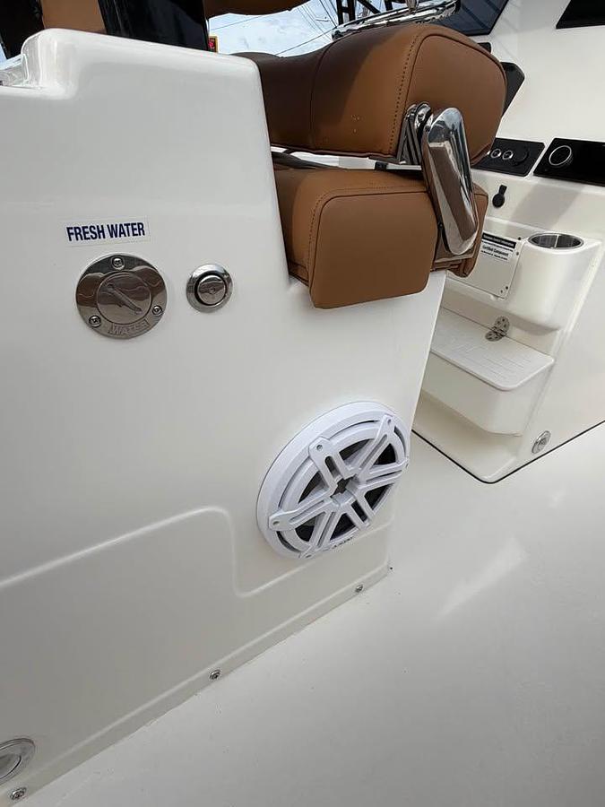 Used 2027 KEY WEST  249FS