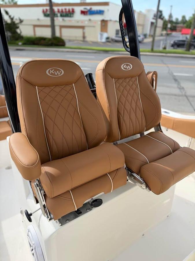 Used 2027 KEY WEST 263FS pilot house console