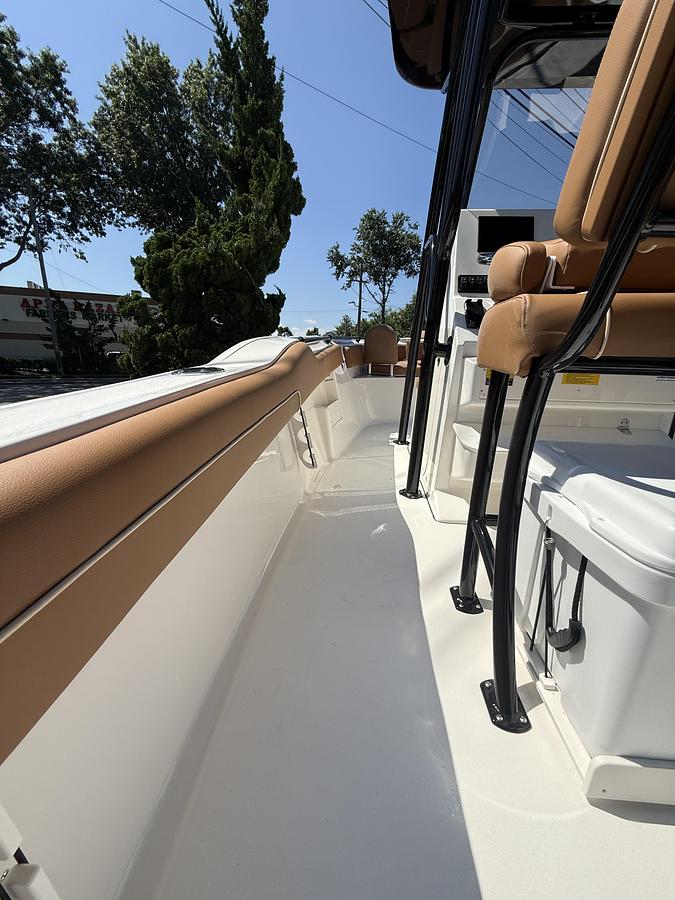 Used 2027 KEY WEST 239FS