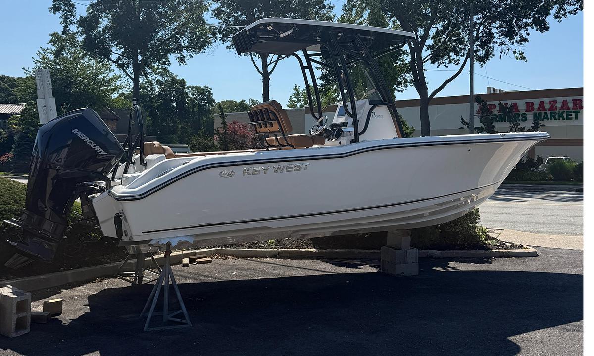 Used 2027 KEY WEST 239FS