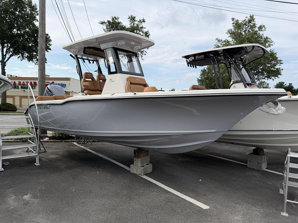 Used 2027 KEY WEST  249FS