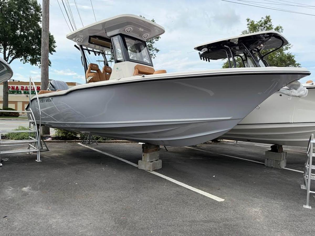 Used 2027 KEY WEST  249FS