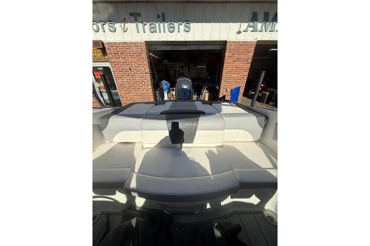 Used 2024 Chaparral 21 SSi OB