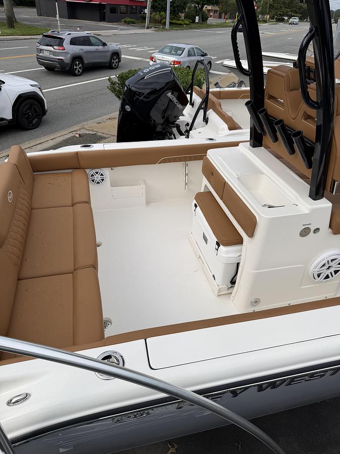 Used 2027 KEY WEST  249FS
