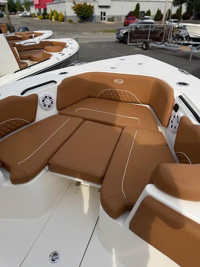 Used 2027 KEY WEST 263FS pilot house console