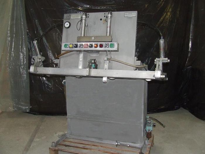 Used Machine for vacuum packing of raw material with the possibility of gasification into foil bags, among others products in pickles liquid "CVP SYSTEMS INC." USA - FRESH VAC® MODEL A 200