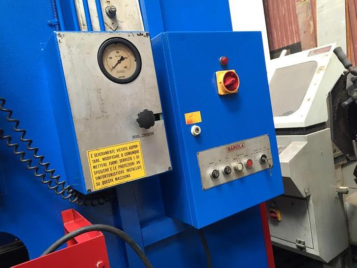 Usato PIEGATRICE BARIOLA IDRAULICA 3000 X 90