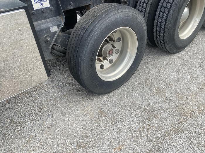 Used 2009 Peterbilt 386 Rillback wrecker