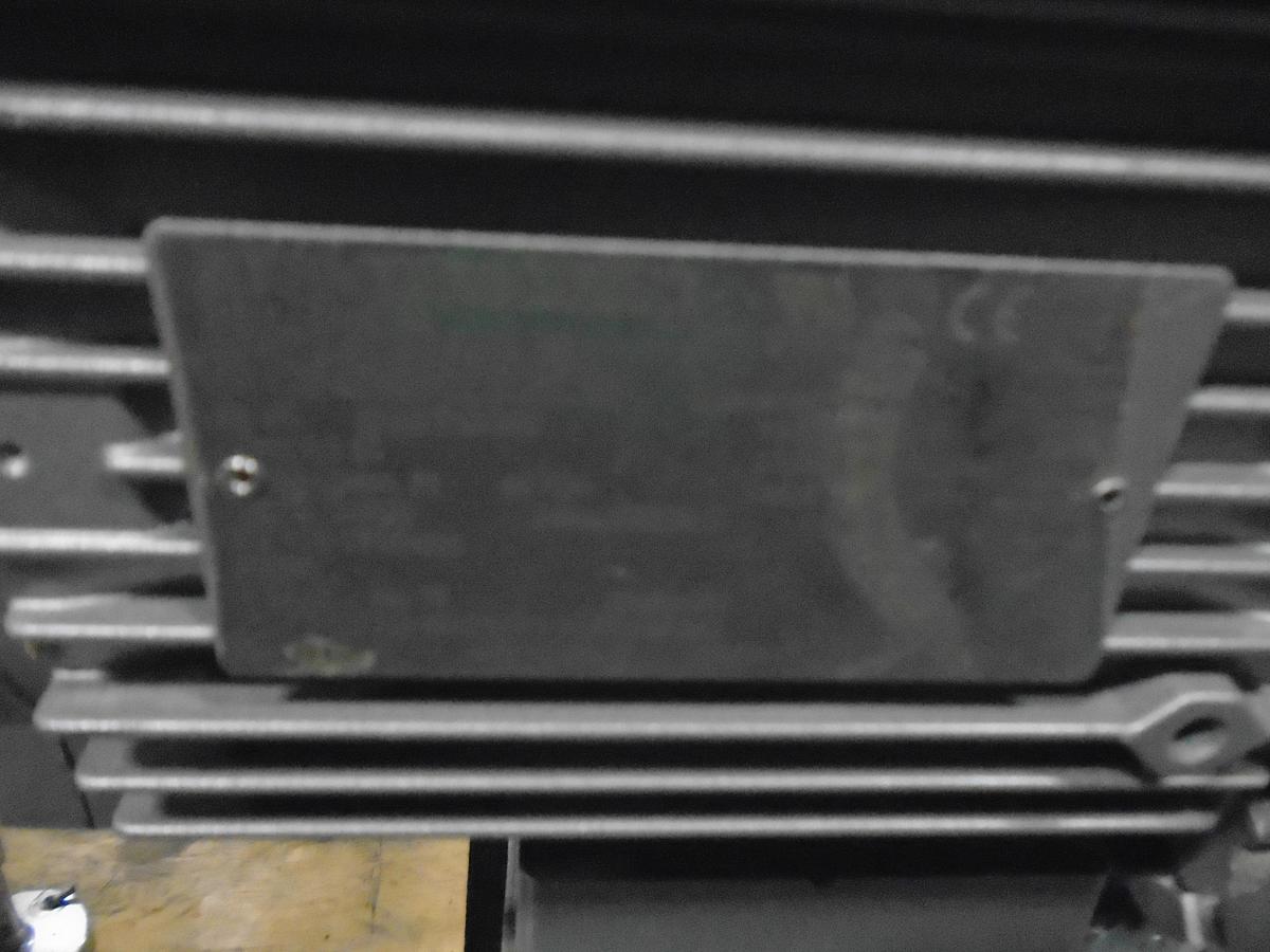 Used ASSTED SCREW FEEDERS