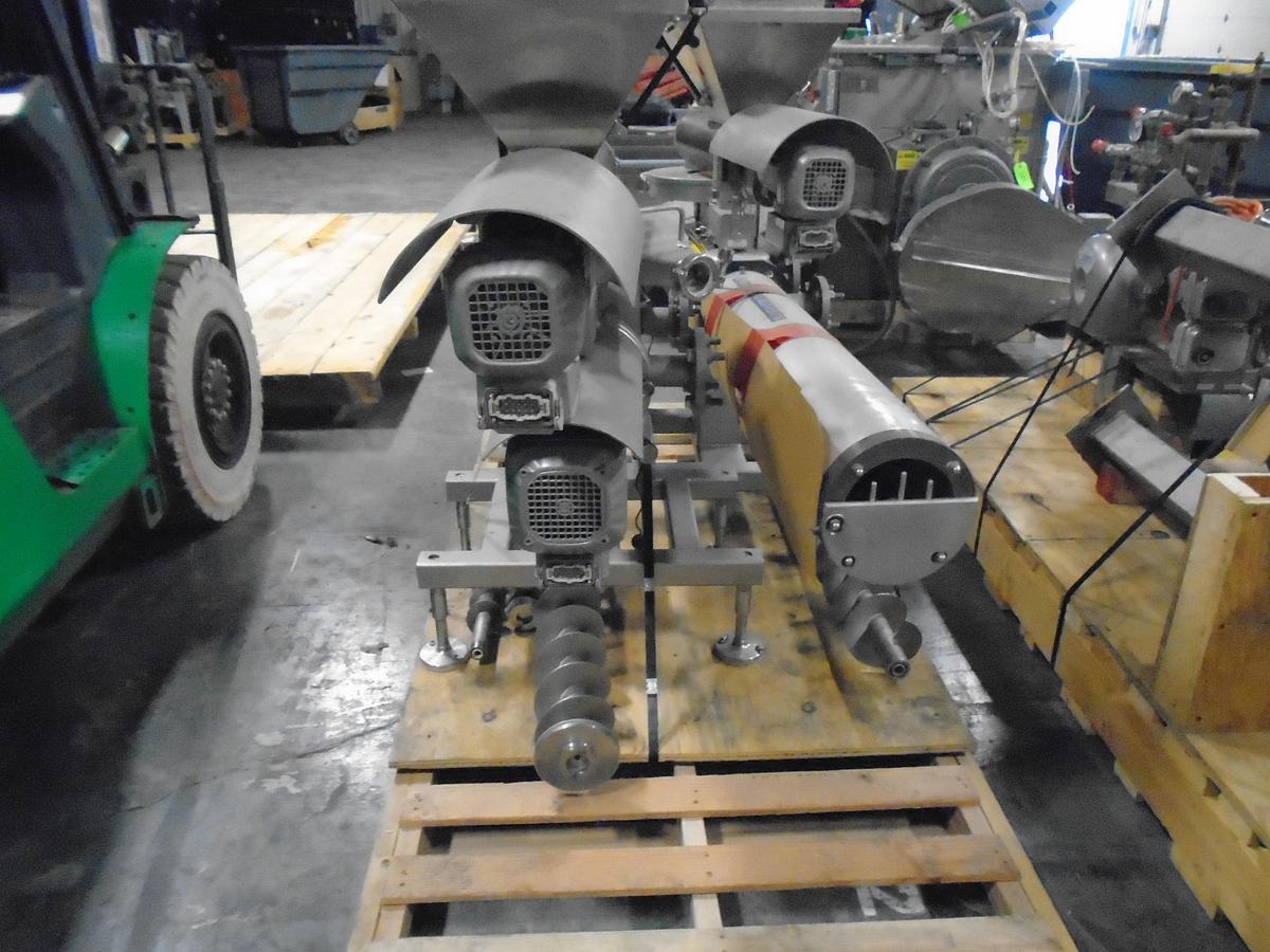 Used ASSTED SCREW FEEDERS