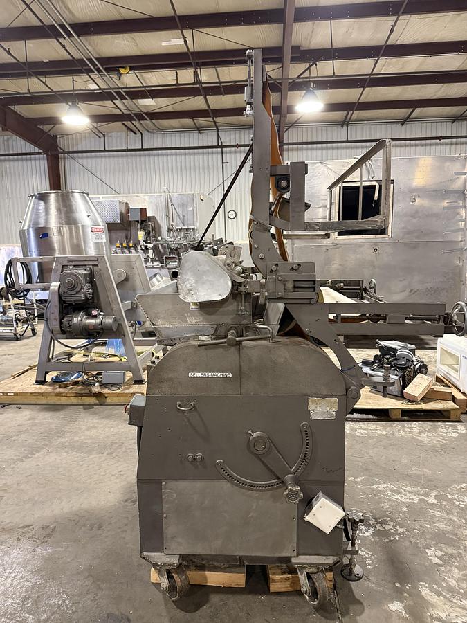 Used APV BAKER PERKINS 1.2 MTR 390 ROTARY MOULDER