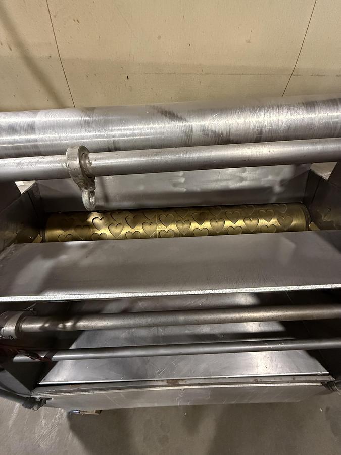 Used APV BAKER PERKINS 1.2 MTR 390 ROTARY MOULDER