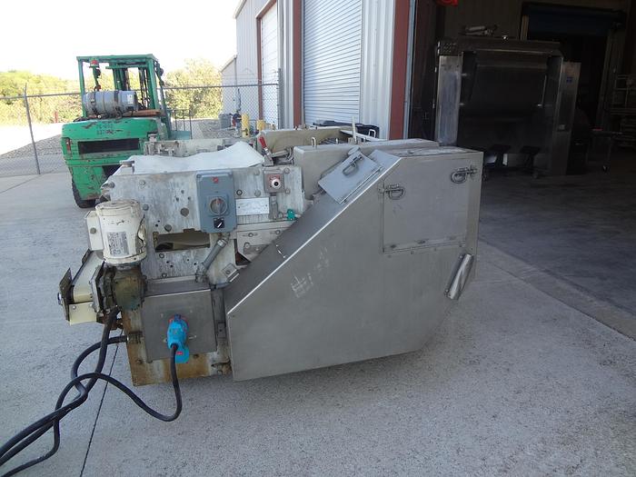 Used Universale 1 mtr rotary moulder