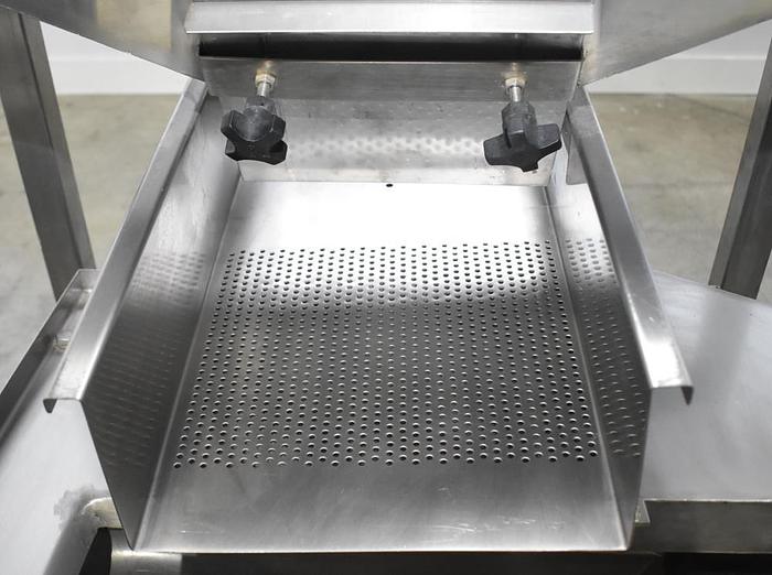 Used Apai bagger with 10 head scale