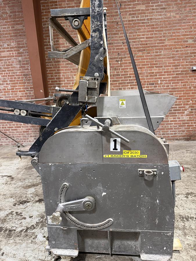 Used APV BAKER PERKINS 1.2 MTR 390 ROTARY MOULDER