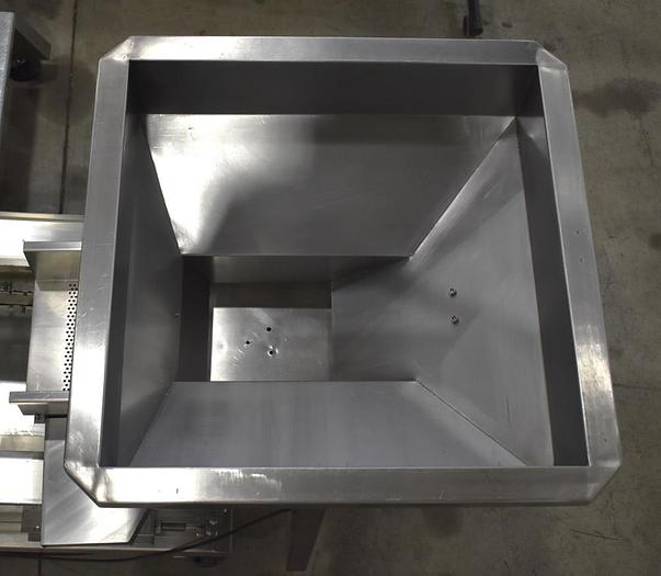 Used Apai bagger with 10 head scale