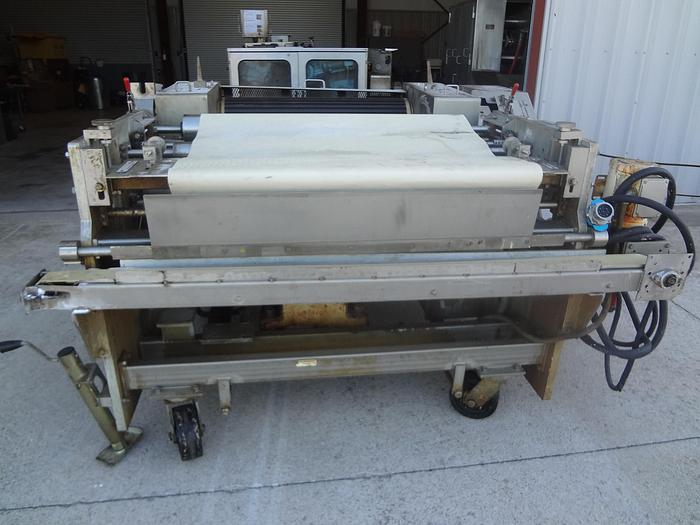 Used Universale 1 mtr rotary moulder