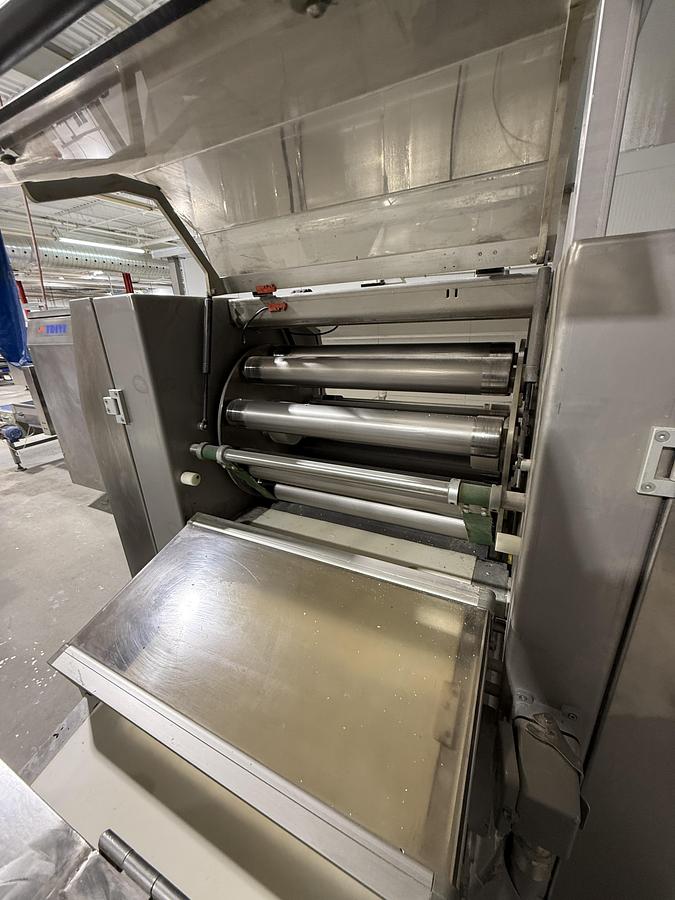 Used TRIVI  DOUGH LAMINATING WITH MARGARINE / BUTTER APPLICATION