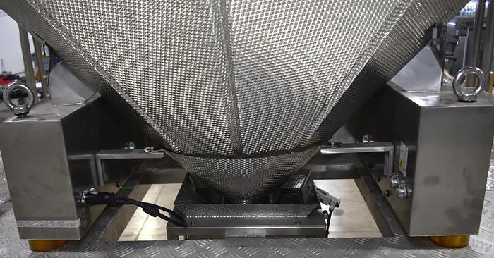 Used Apai bagger with 10 head scale