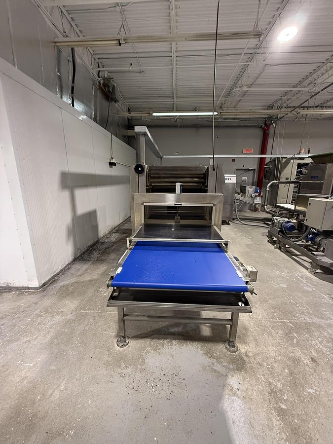 Used TRIVI  DOUGH LAMINATING WITH MARGARINE / BUTTER APPLICATION