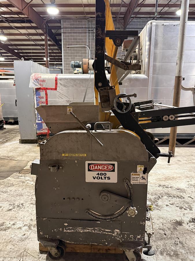 Used APV BAKER PERKINS 1.2 MTR 390 ROTARY MOULDER