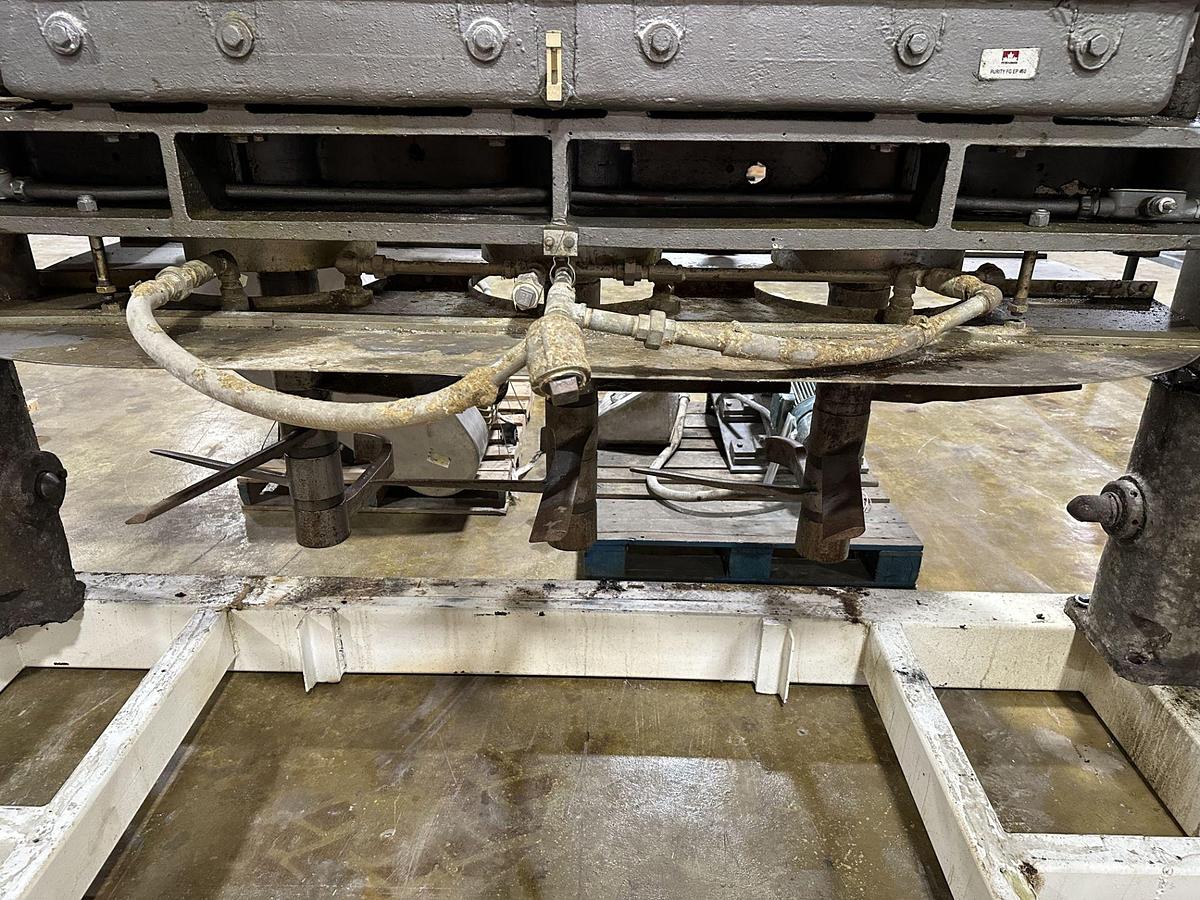 Used T.L GREEN SPINDLE MIXER