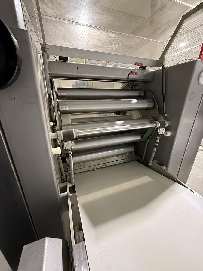 Used TRIVI  DOUGH LAMINATING WITH MARGARINE / BUTTER APPLICATION