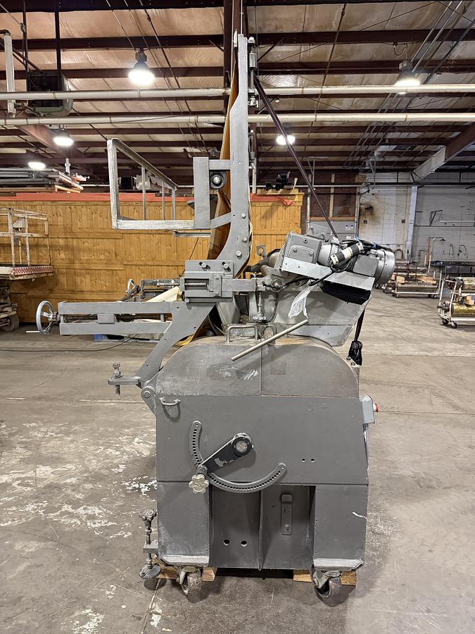 Used APV BAKER PERKINS 1.2 MTR 390 ROTARY MOULDER