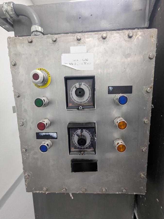 Used WERNER LAHARA NON JACKETED DOUBLE ARM MIXER