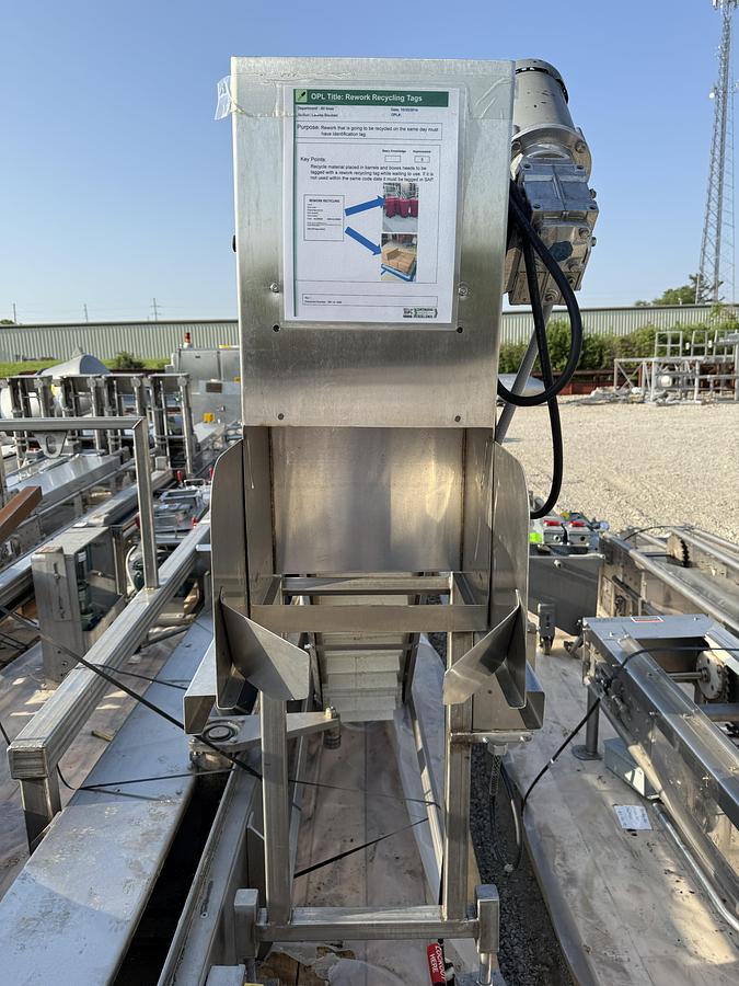 Used STAINLESS STEEL CLEATED Z- FLOW ELEVATOR