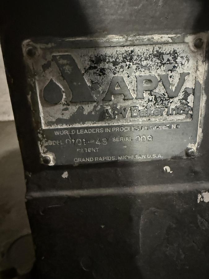 Used APV BAKER PERKINS 1.2 MTR 390 ROTARY MOULDER