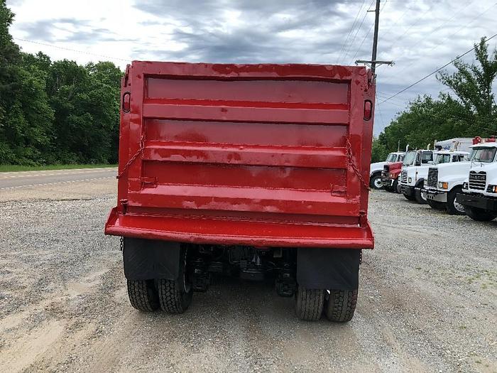 Used 2006 Mack CV713