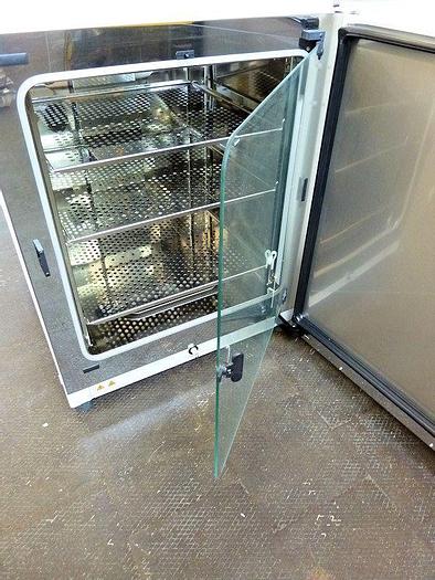 Used W 14901 E - Co2 Incubator THERMO FISHER HERACELL VIOS 250i