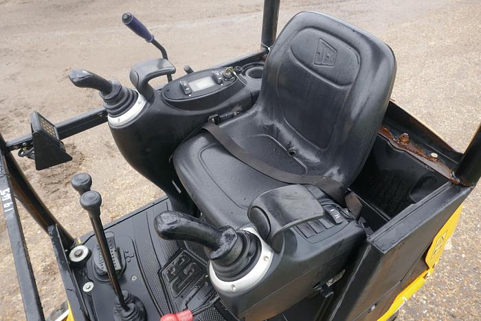Used 2016 JCB 8018 CTS
