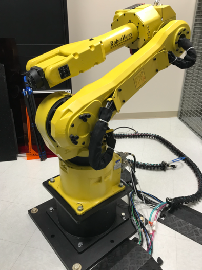 FANUC M16iB WITH RJ3iB VERY LITTLE USE AFTER REFURBISHMENT