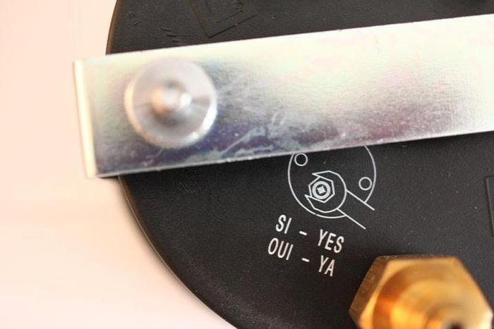 Spare parts Ricambi per presse Pressure gauge with microswitch manometro con microinterruttore