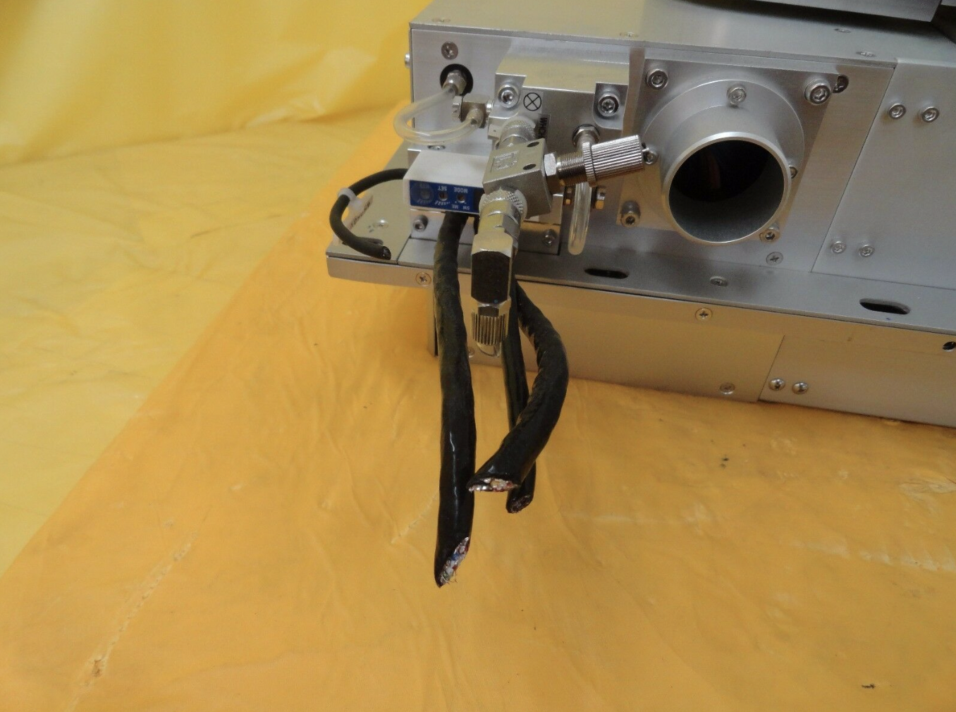 Used Kawasaki NS110C-B001 Chuck Box Robot 4K192-238-4 NSR-S307E DUV Cut Cables As-Is