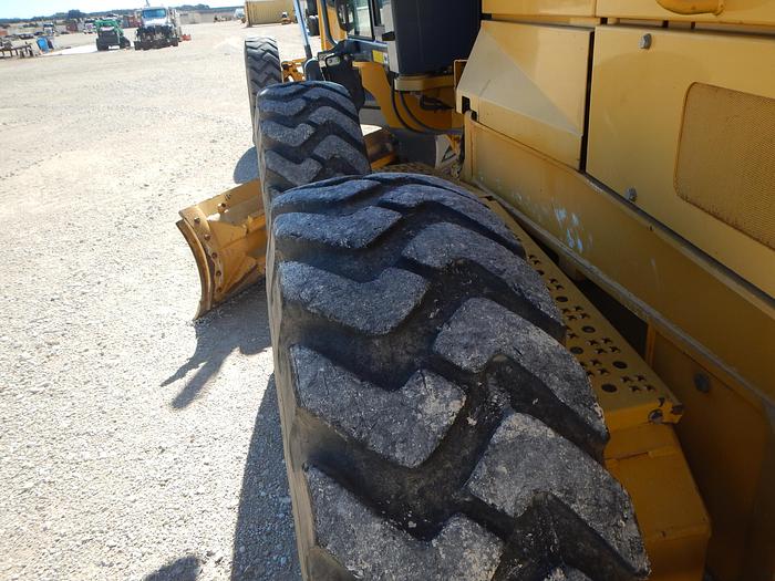 Used 2011 John Deere 672G 6wd Motor Grader