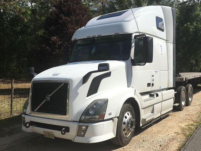 Used 2013 VOLVO VNL 64T670