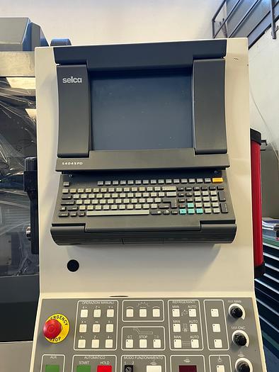 Usato CENTRO DI LAVORO VERTICALE