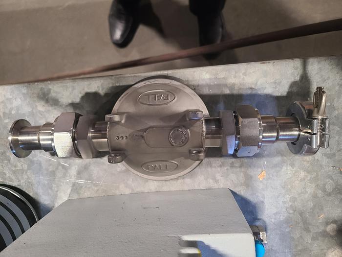 Used Leybold AR S40/65 with CFS 40-65 Chemical Filter for Leybold D 40BCS