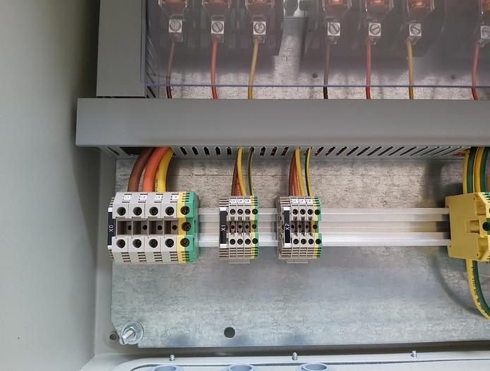 Power supply cabinet with fuse protection 400V, 20A, new