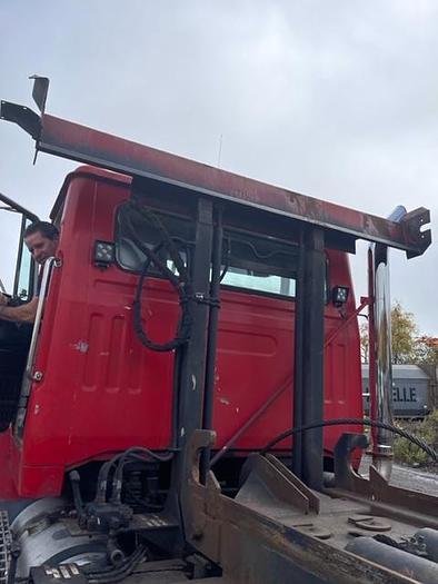 Used 1989 Volvo Autocar Roll-Off with 75000 lb American Hoist