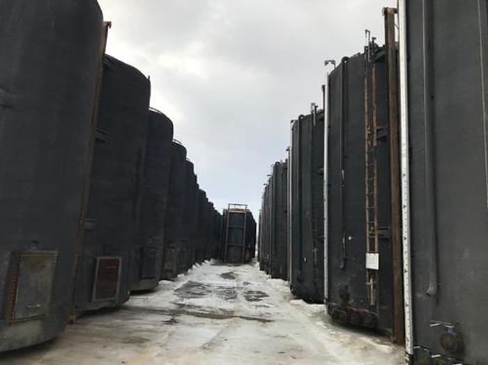 Used (300+) 400bbl Sloped Tanks