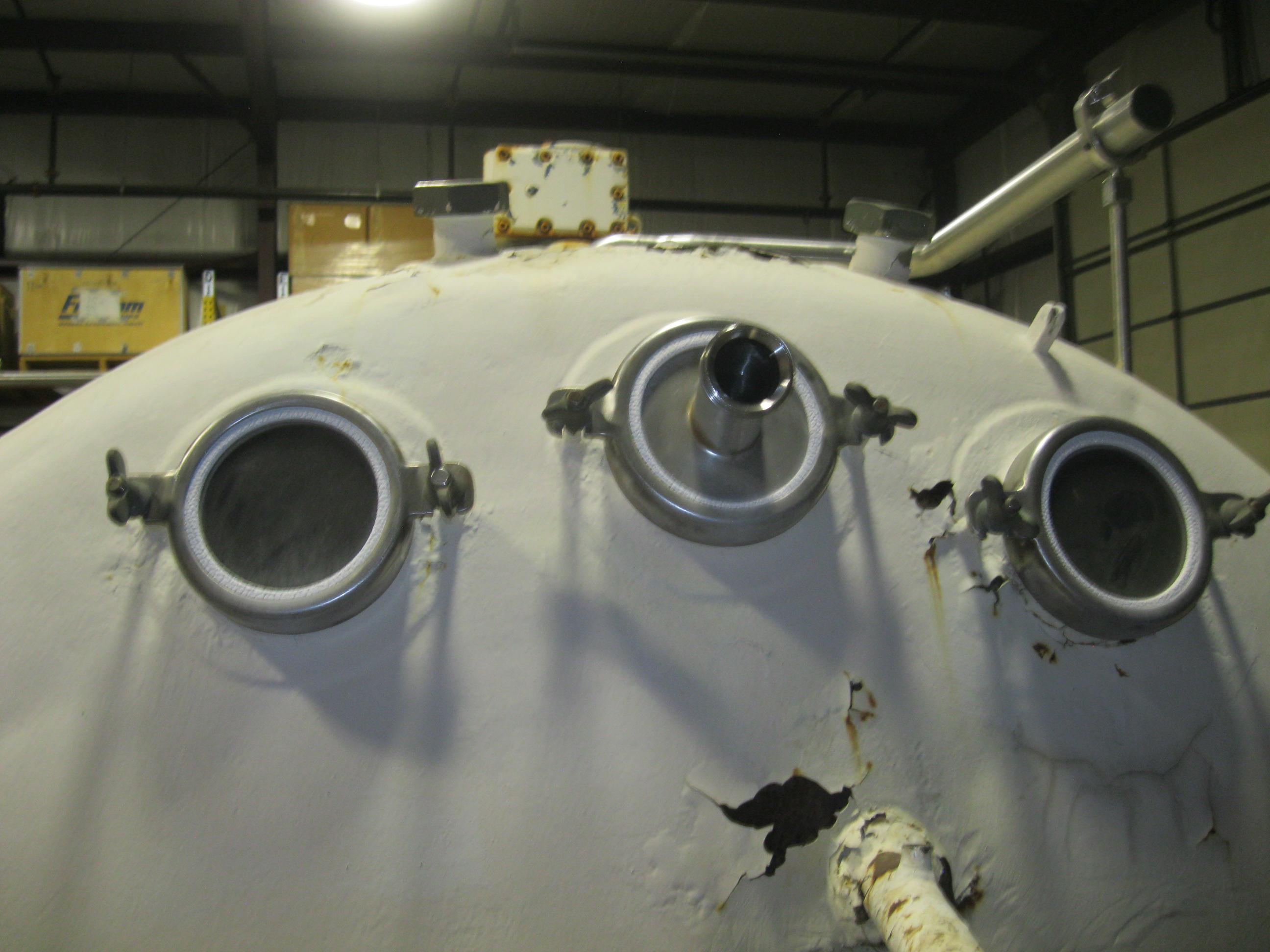 Usado 1000 GALLON HORIZONTAL BULK TANK WITH AGITATION AND JACKET