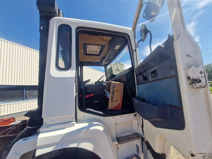 Used 1991 Renault R385 / R357 6x4 chassis full steel