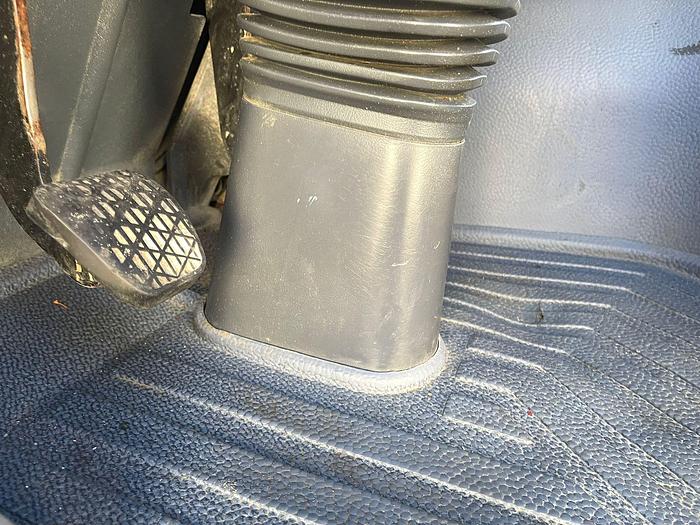 Used 1999 Mercedes Actros 4140 8x4 chassis /full steel/ 13 tons axel /manual gear