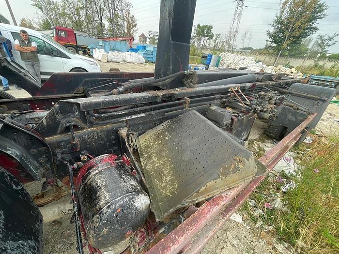 Gebruikt 1995 Mercedes Benz 1824 4x2 full spring