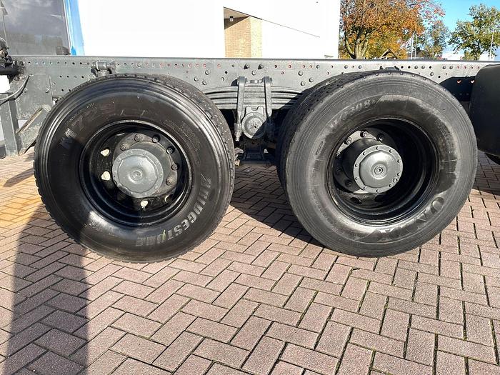 Used 1999 Mercedes Actros 4140 8x4 chassis /full steel/ 13 tons axel /manual gear